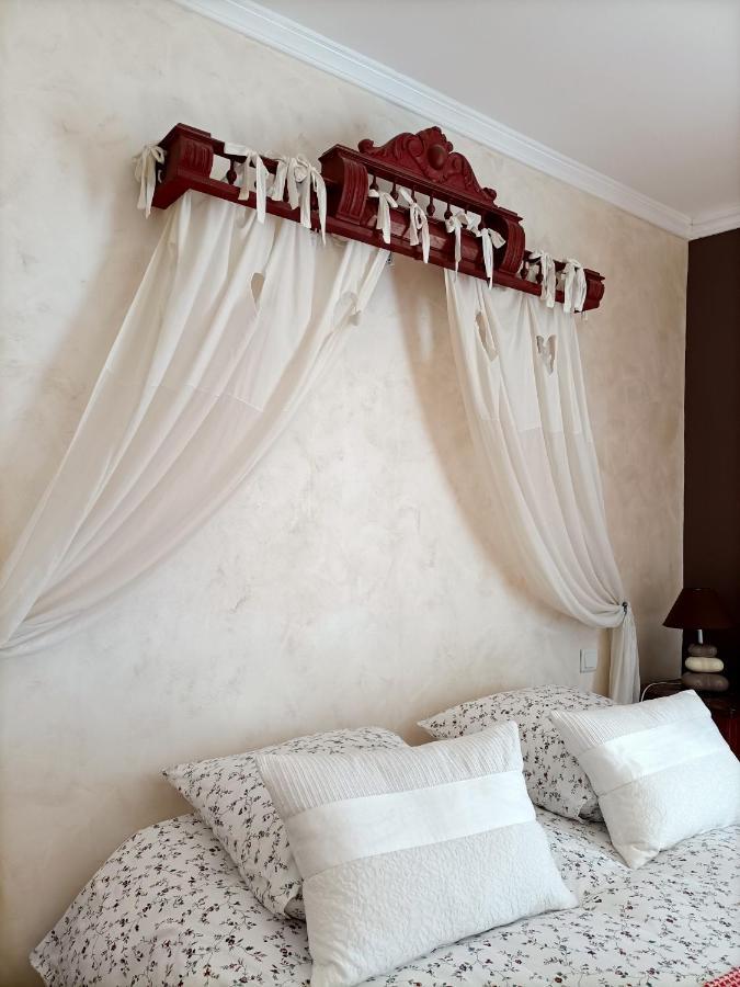 Le Manoir "Aux Douves" Bed & Breakfast Bazoges-en-Paillers Exterior foto