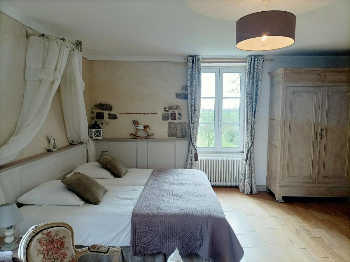 Le Manoir "Aux Douves" Bed & Breakfast Bazoges-en-Paillers Exterior foto
