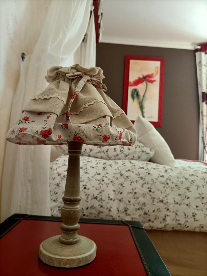 Le Manoir "Aux Douves" Bed & Breakfast Bazoges-en-Paillers Exterior foto