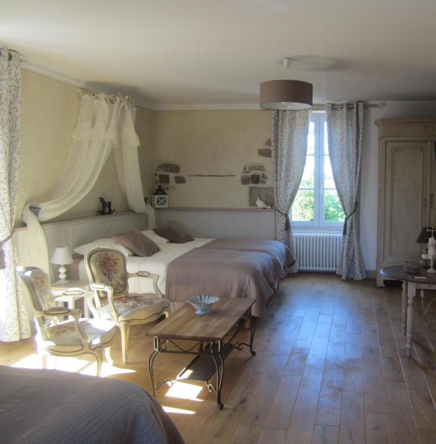 Le Manoir "Aux Douves" Bed & Breakfast Bazoges-en-Paillers Exterior foto