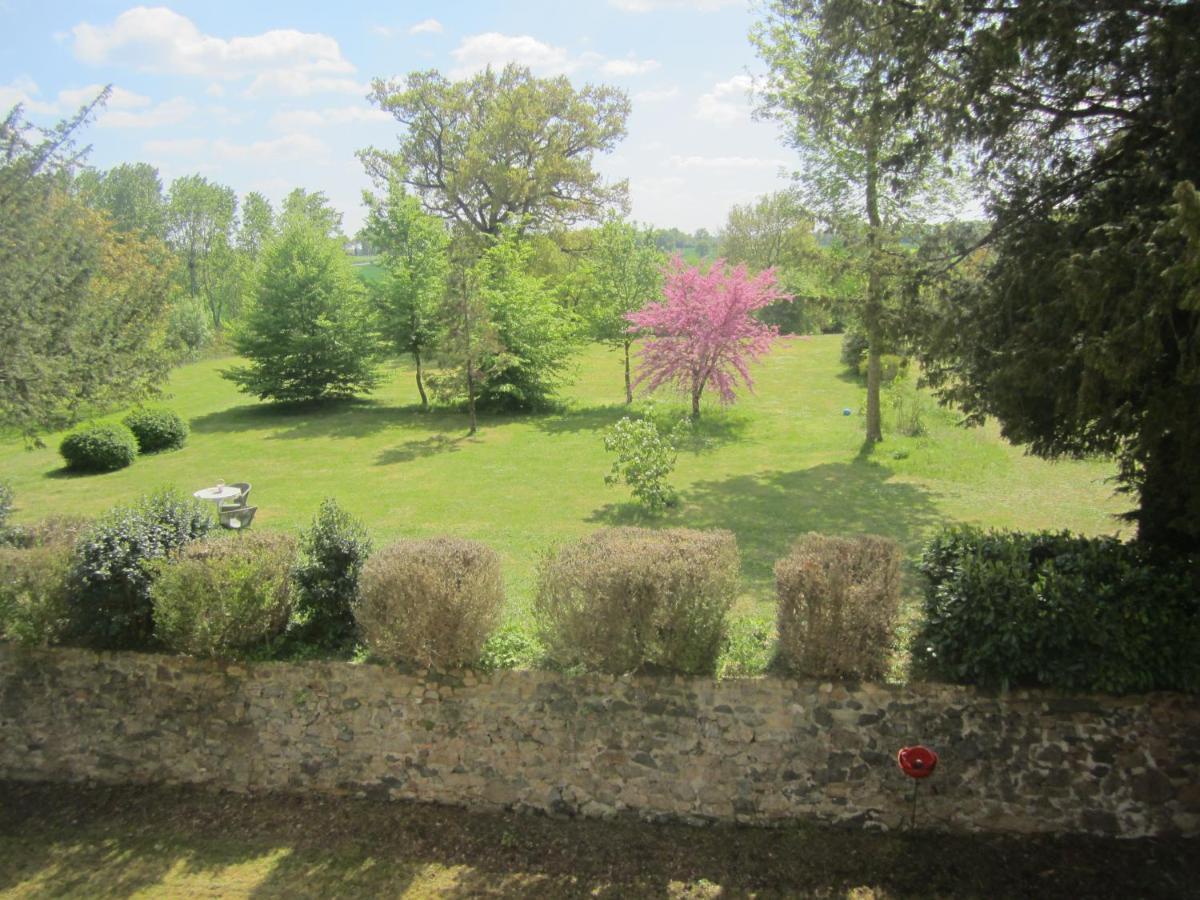 Le Manoir "Aux Douves" Bed & Breakfast Bazoges-en-Paillers Exterior foto