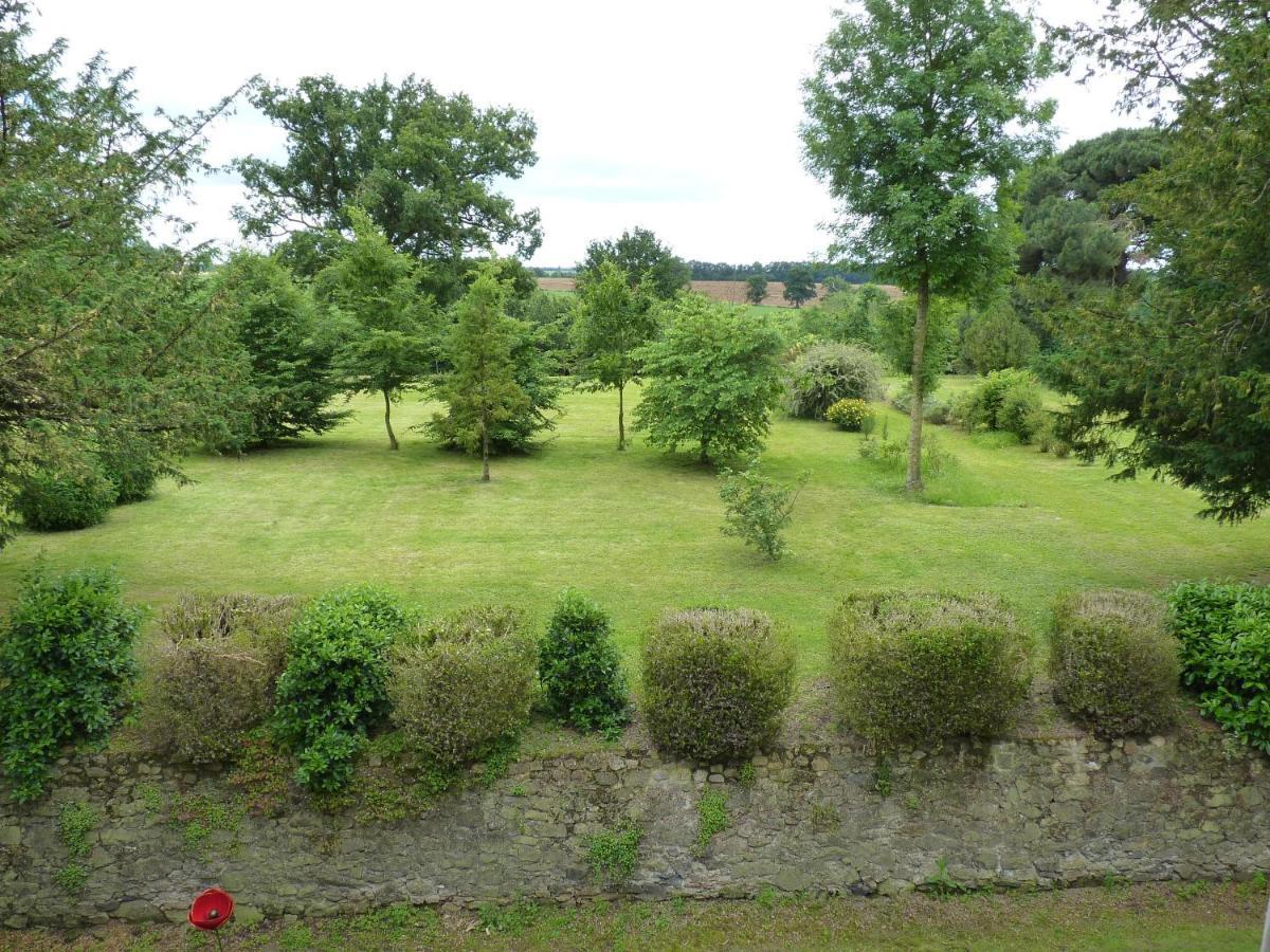 Le Manoir "Aux Douves" Bed & Breakfast Bazoges-en-Paillers Exterior foto