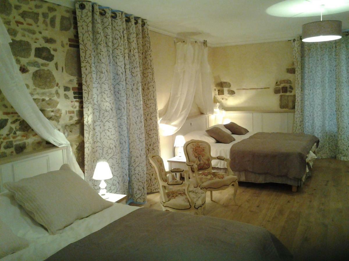 Le Manoir "Aux Douves" Bed & Breakfast Bazoges-en-Paillers Exterior foto