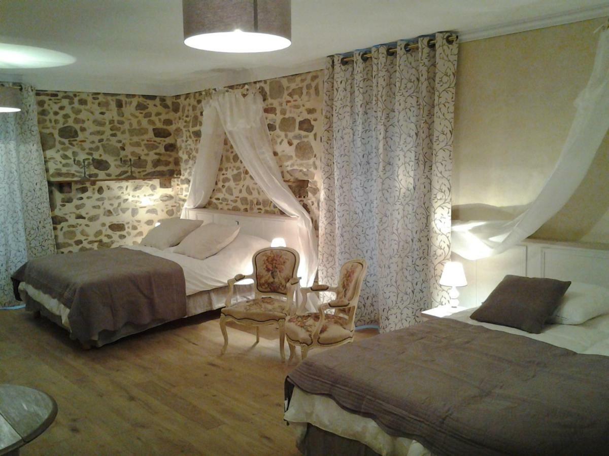Le Manoir "Aux Douves" Bed & Breakfast Bazoges-en-Paillers Exterior foto