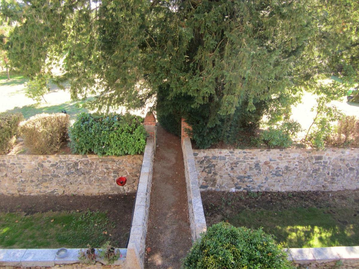 Le Manoir "Aux Douves" Bed & Breakfast Bazoges-en-Paillers Exterior foto
