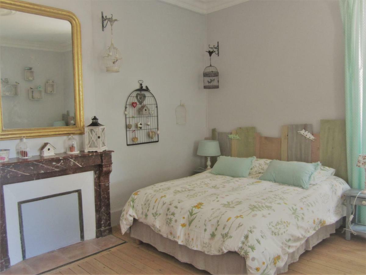 Le Manoir "Aux Douves" Bed & Breakfast Bazoges-en-Paillers Exterior foto