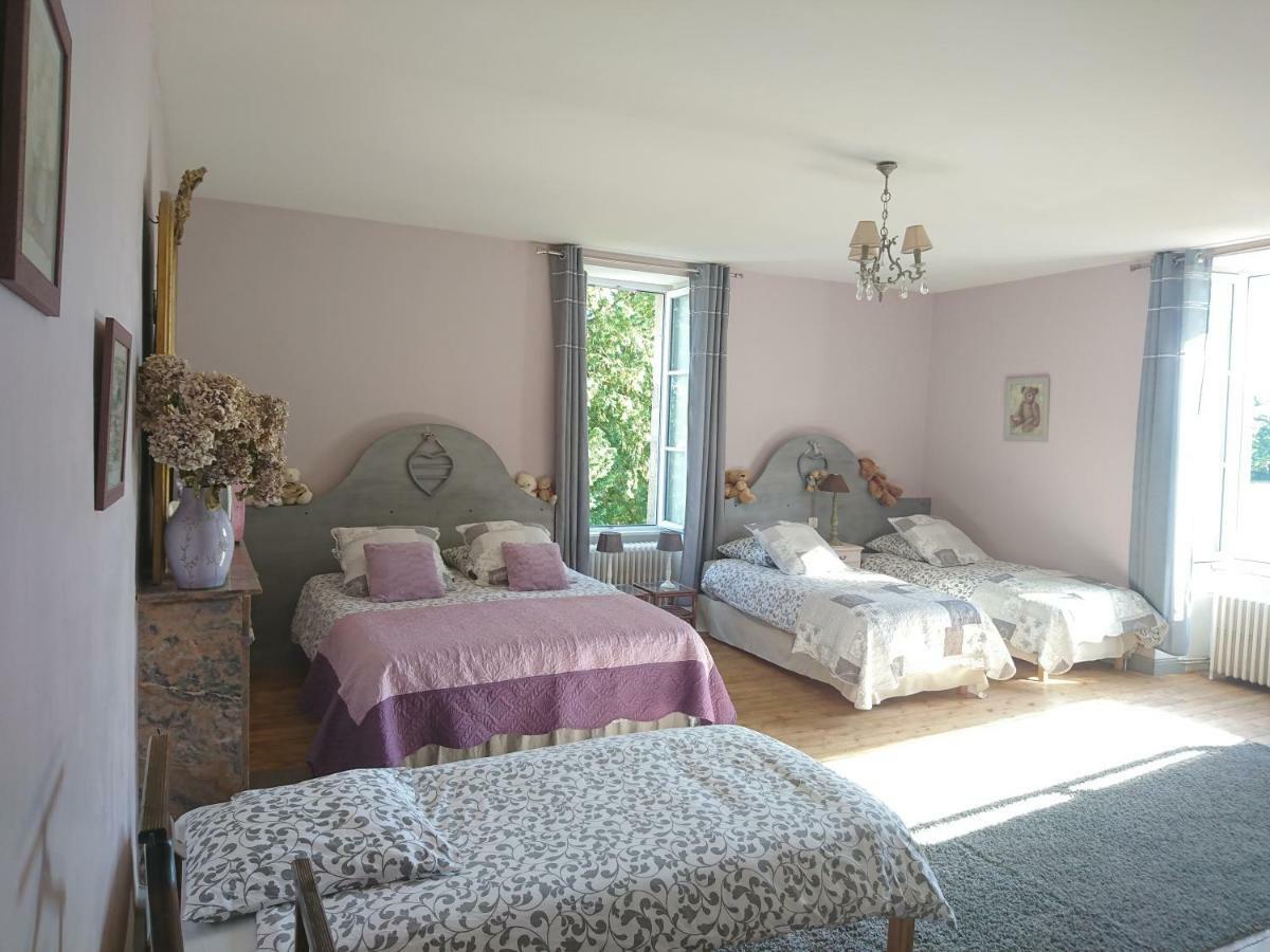 Le Manoir "Aux Douves" Bed & Breakfast Bazoges-en-Paillers Exterior foto