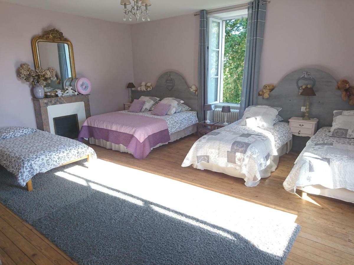 Le Manoir "Aux Douves" Bed & Breakfast Bazoges-en-Paillers Exterior foto