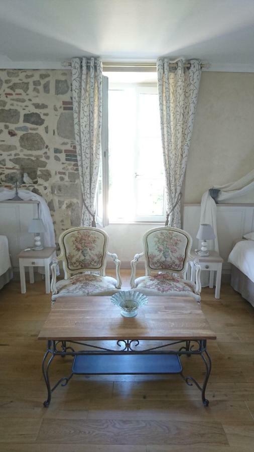 Le Manoir "Aux Douves" Bed & Breakfast Bazoges-en-Paillers Exterior foto